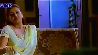 Desi Mature Lady With Big Boobs