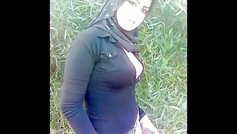 Asian Cfnm With Turkish-Arabic Mix In Amateur Photo Series