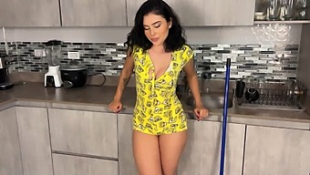Solo Latina Beauty Gets Locked In A Kitchen Drawer And Pleases Herself.